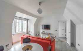 Top Floor Apartment High Street Kensington